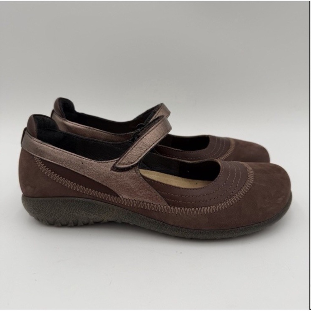 Naot Kirei Womens Mary Jane Flats Size 8 Toffee Brown Suede Hook & Loop Strap
